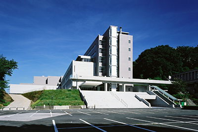 専修大学生田10号館