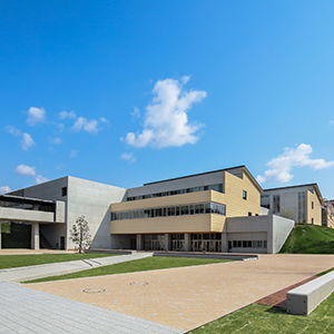 瀬戸市立にじの丘学園